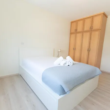Wealthystays - Olympias 2br Flat Centre Apartment Nikosia