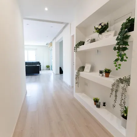 Wealthystays - Olympias 2br Flat Centre 니코시아