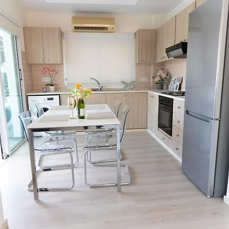 Wealthystays - Olympias 2br Flat Centre Appartamento *