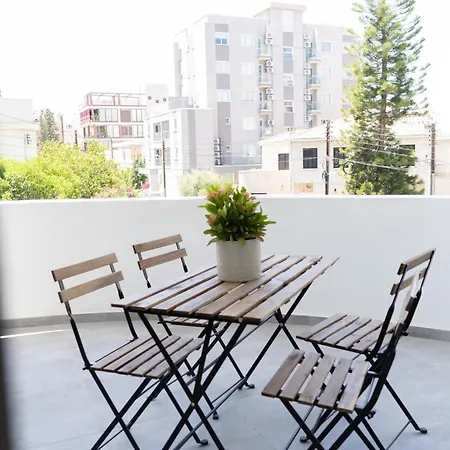 Apartment Wealthystays - Olympias 2br Flat Centre *